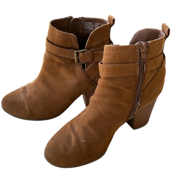 Time and Tru Brown Ankle Boots with Chunky Heel size 8.5 - Picture 2 of 5